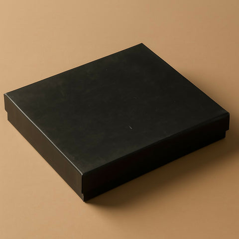 This premium gift set includes a bold yellow dial analog